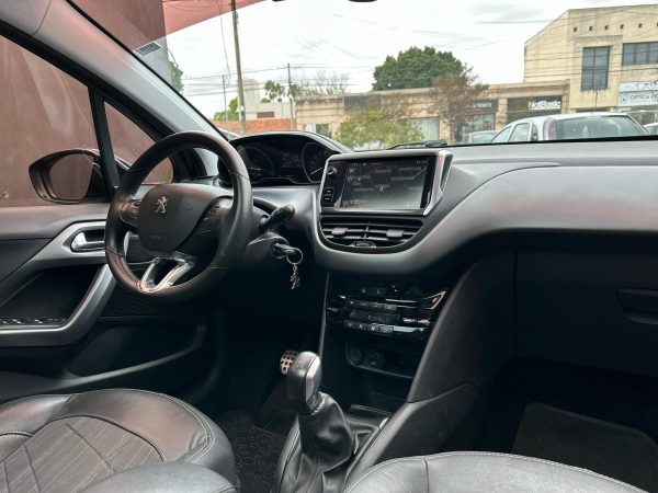 PEUGEOT 208 FELINE 1.6 MT 2015 - Imagen 13