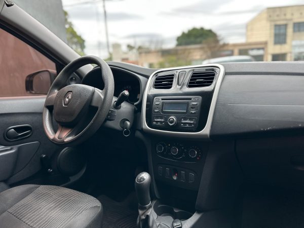 RENAULT SANDERO AUTENTIC 1.6 GNC 2017 - Imagen 14