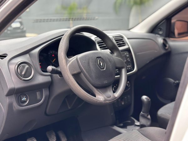 RENAULT SANDERO AUTENTIC 1.6 GNC 2017 - Imagen 11