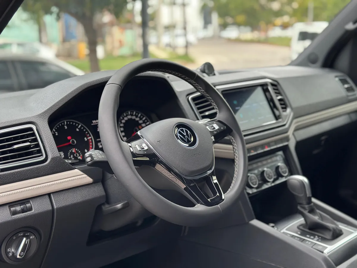 VOLKSWAGEN AMAROK HIGH 2.0 4X2 AT - Imagen 9