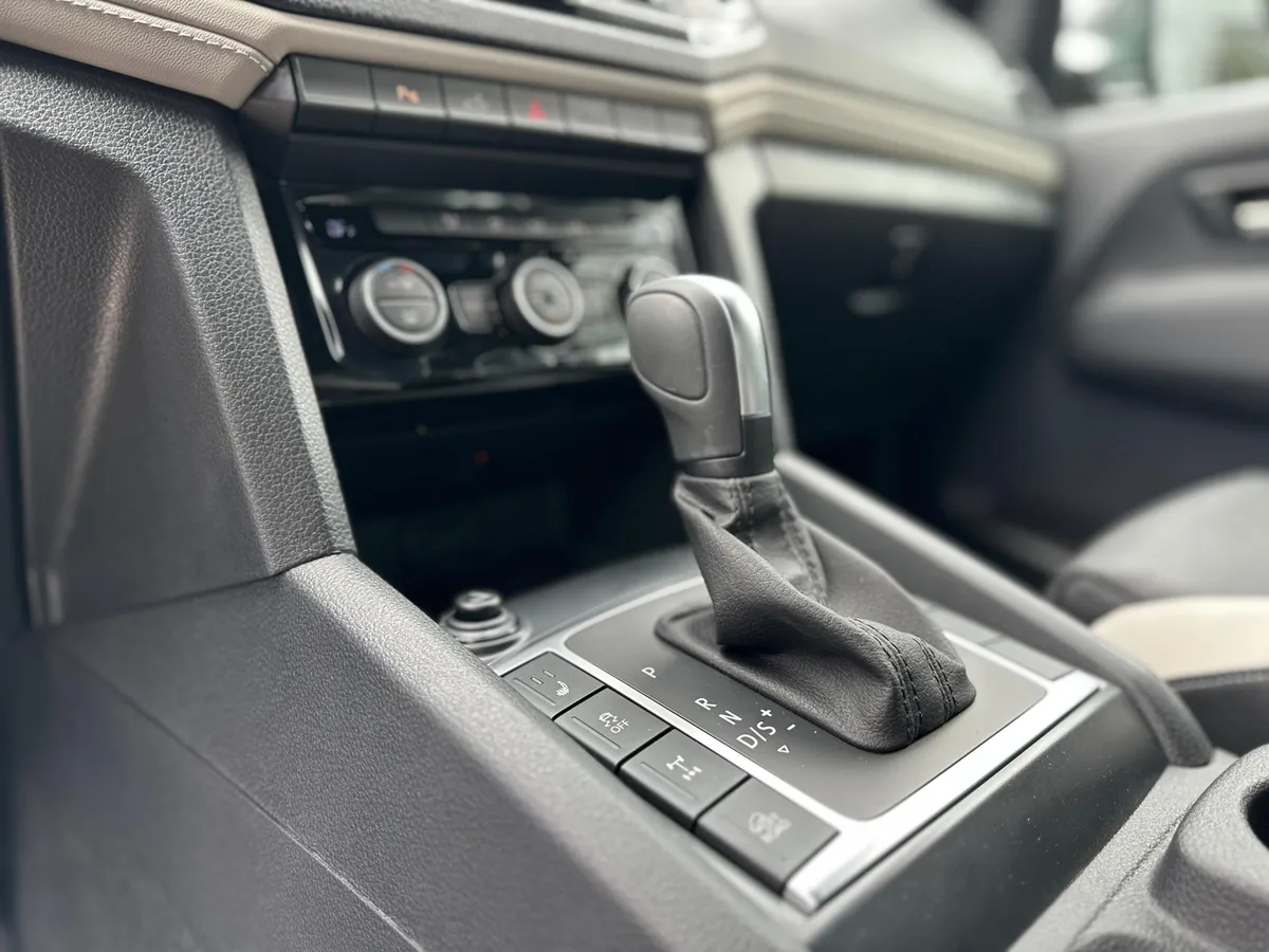 VOLKSWAGEN AMAROK HIGH 2.0 4X2 AT - Imagen 7