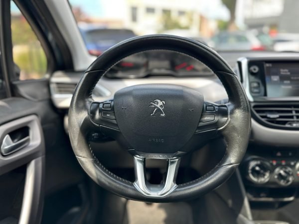 PEUGEOT 208 ALLURE NAV 1.6 MT 2017 - Imagen 13