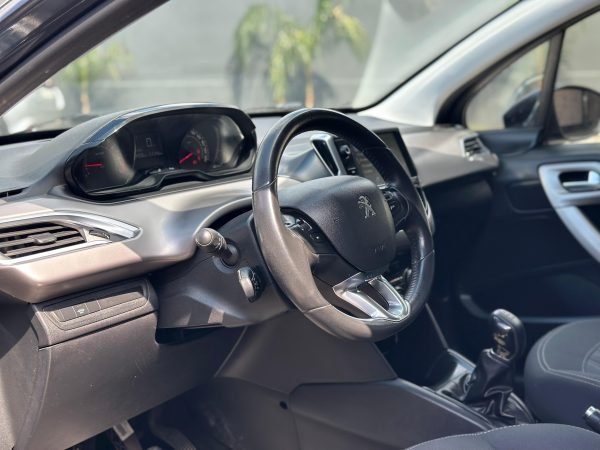 PEUGEOT 208 ALLURE NAV 1.6 MT 2017 - Imagen 12