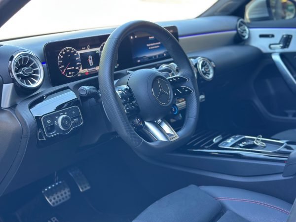 MERCEDES-BENZ A35 AMG AT SEDAN - Imagen 11