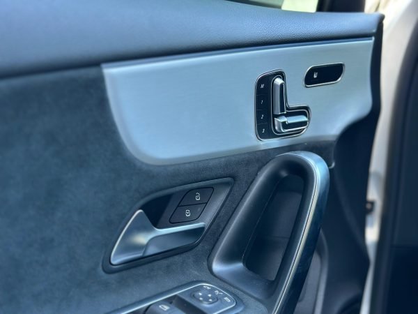MERCEDES-BENZ A35 AMG AT SEDAN - Imagen 15