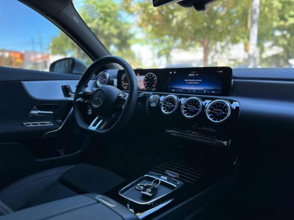MERCEDES-BENZ A35 AMG AT SEDAN - Imagen 10