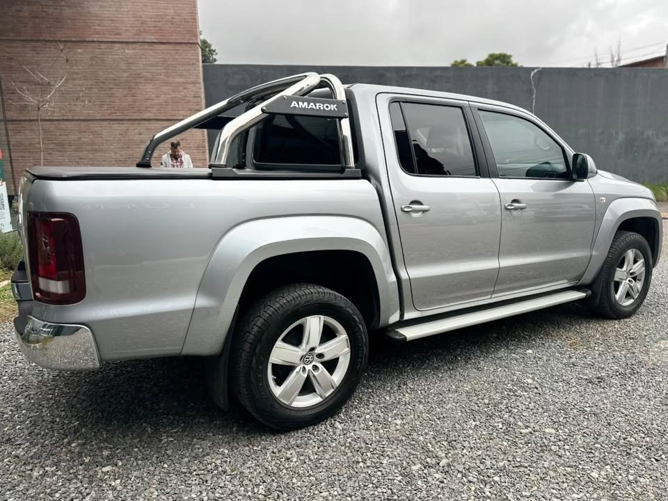 VOLKSWAGEN AMAROK HIGHLINE AT 180 4X2 2023 - Imagen 12