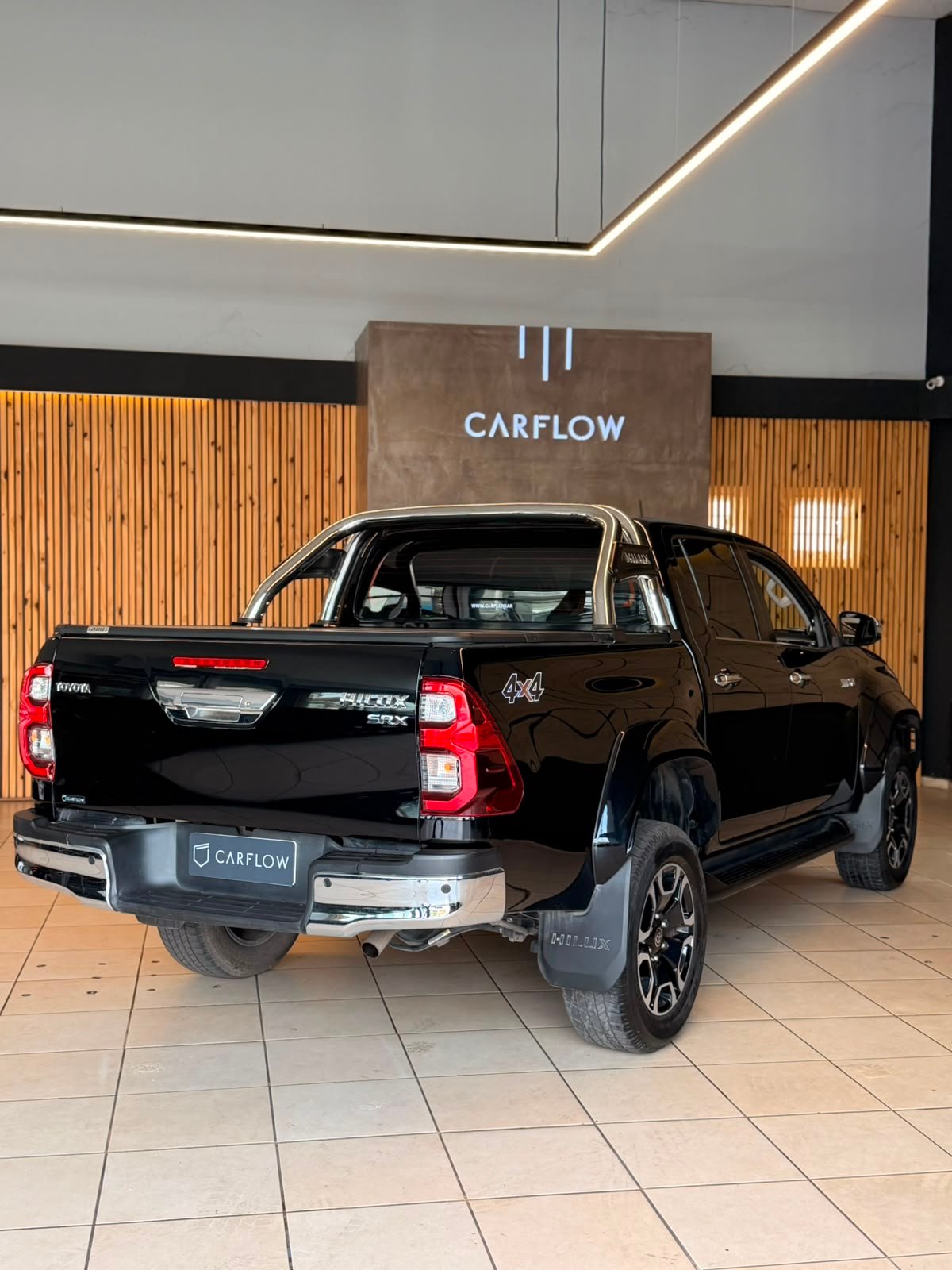 TOYOTA HILUX SRX 4X4 AT 2024 - Imagen 12